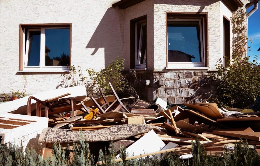 Window and Siding Removal Dumpster Services-Colorado Dumpster Services of Fort Collins